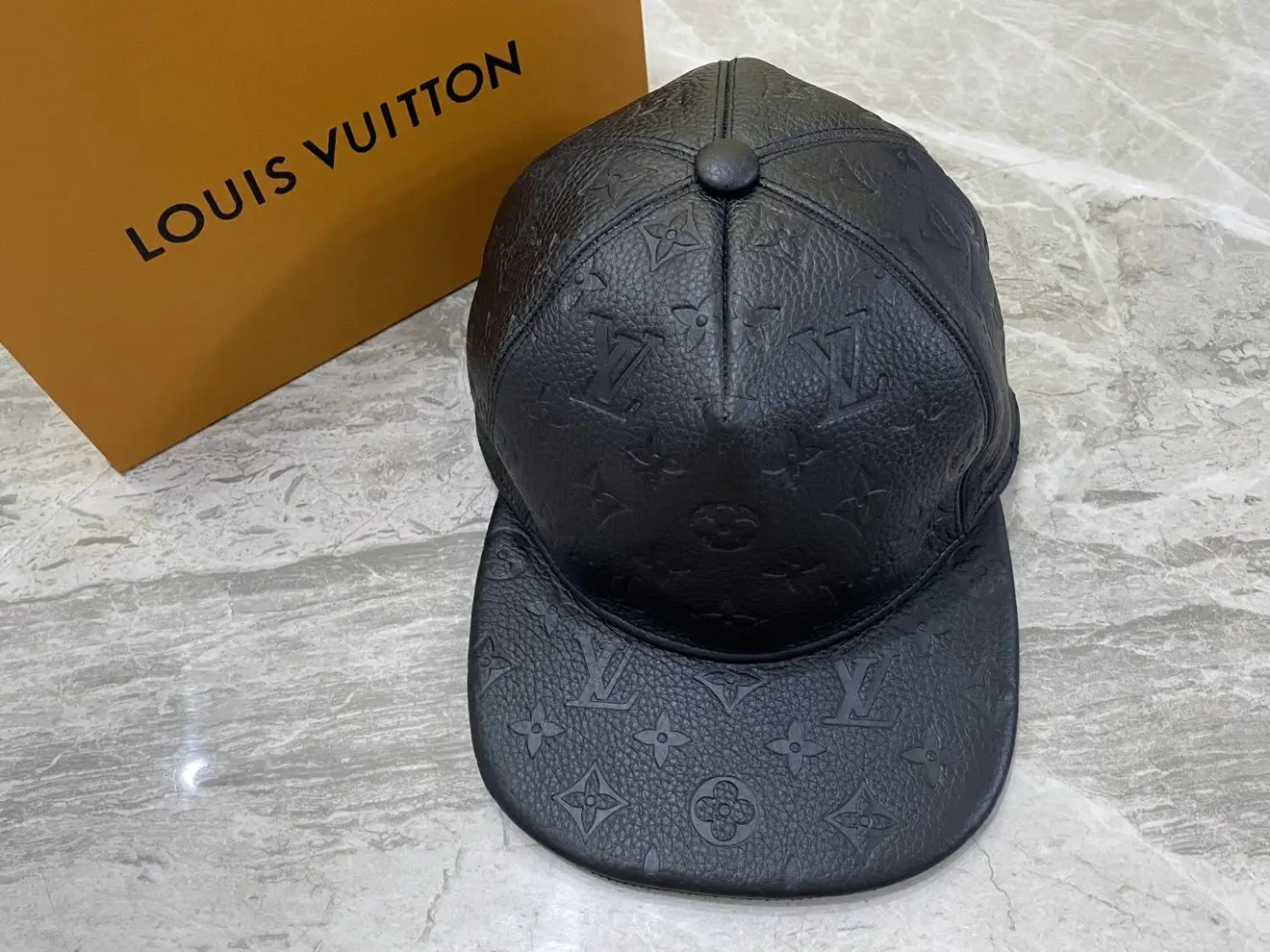 Oversize edition full printed cowhide baseball cap for men, black