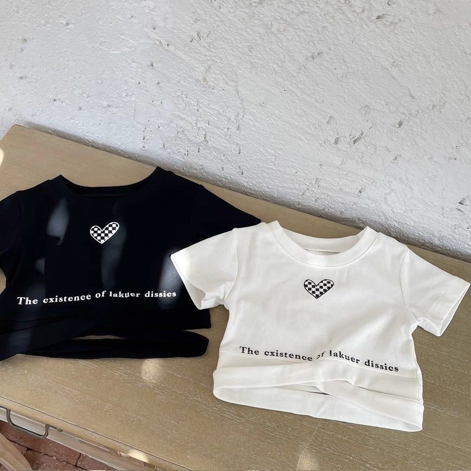 Girls' Summer Short-Sleeve T-Shirt, Stylish and Trendy Korean-Style Heart Letter Cross-Over Crop Top for Kids
