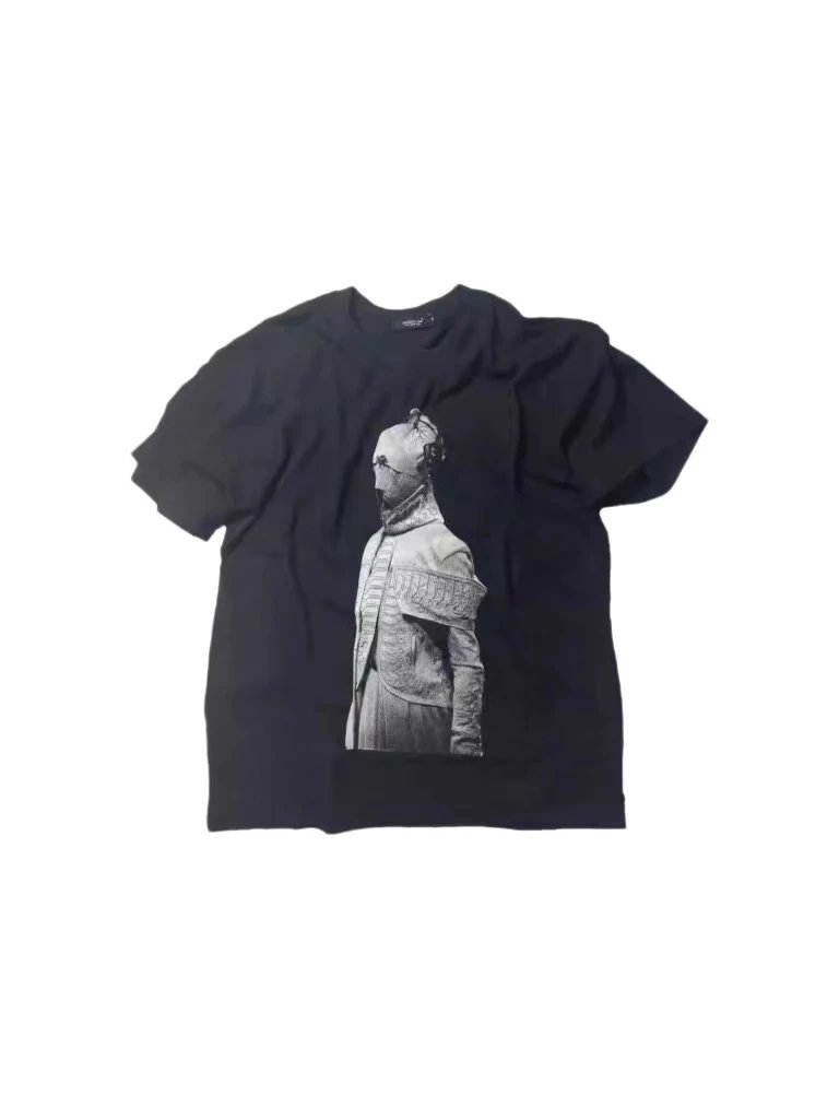CoupleswithshortsleeveT-shirt