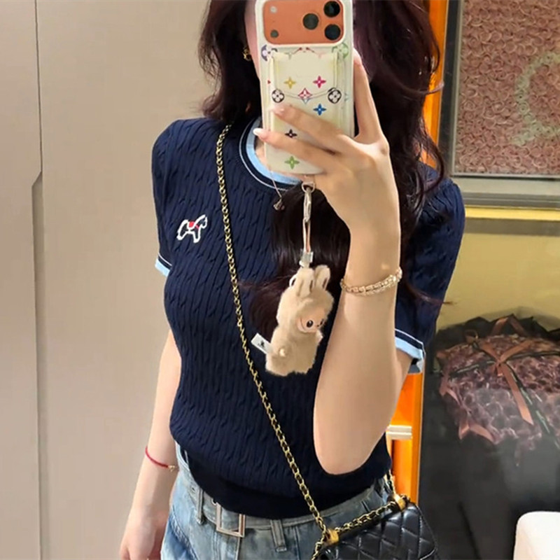 Korean-Style Color-Blocked Pony Embroidery Round-Neck Short-Sleeve Knit Top for Women, 2026 Summer New Twist Pattern Slimming and Elegant Top