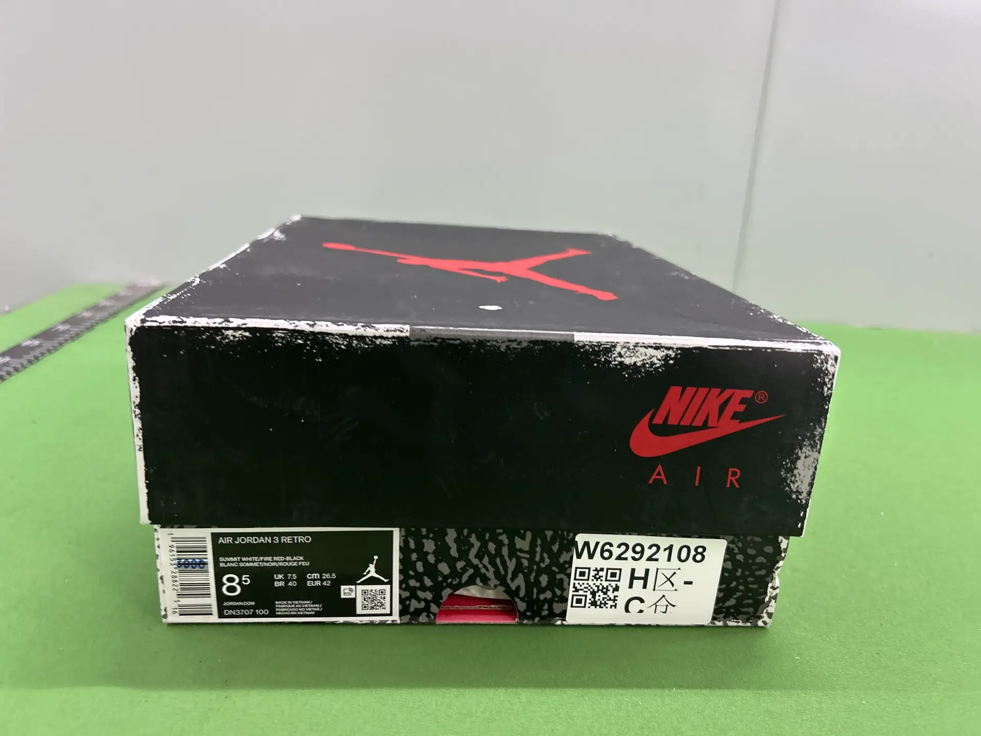 Nike Air Jordan 3 Retro Summit White Fire Red Black