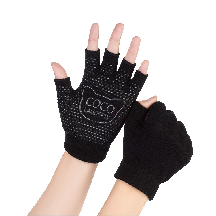 Manufacturer Wholesale Yoga Sports Non-Slip Fingerless Gloves Outdoor Daily Dance Sweat-Absorbent Split-Finger Cotton Gloves Wholesale