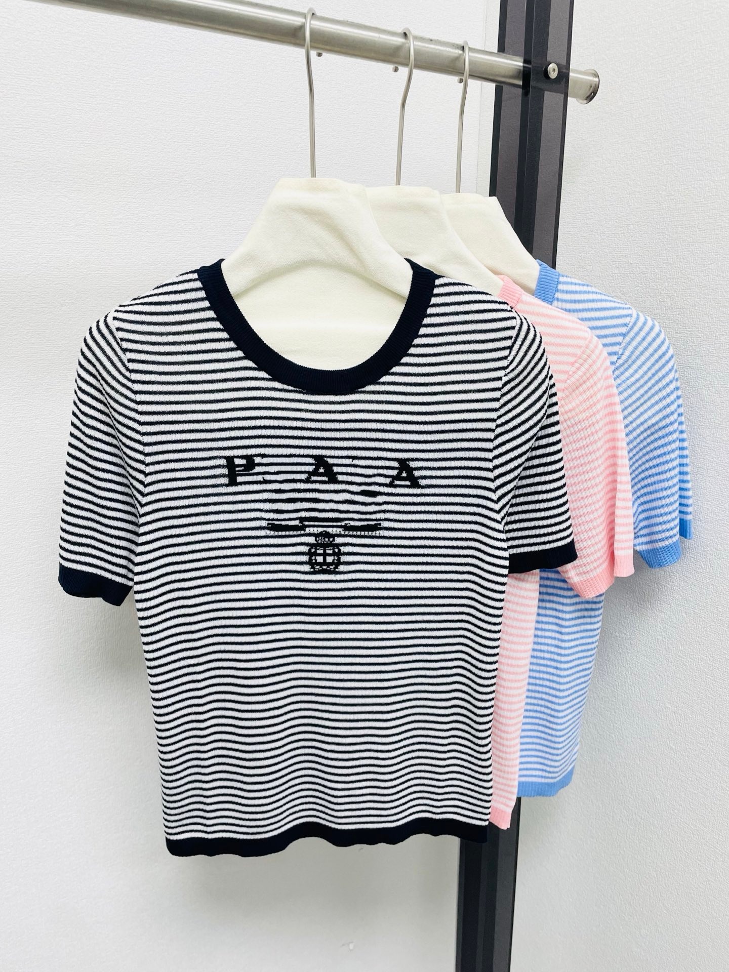 High-End P+26 Early Spring New Style Letter Jacquard Round Neck Color-Block Striped Breathable Slim-Fit Thin Short-Sleeve T-Shirt for Women