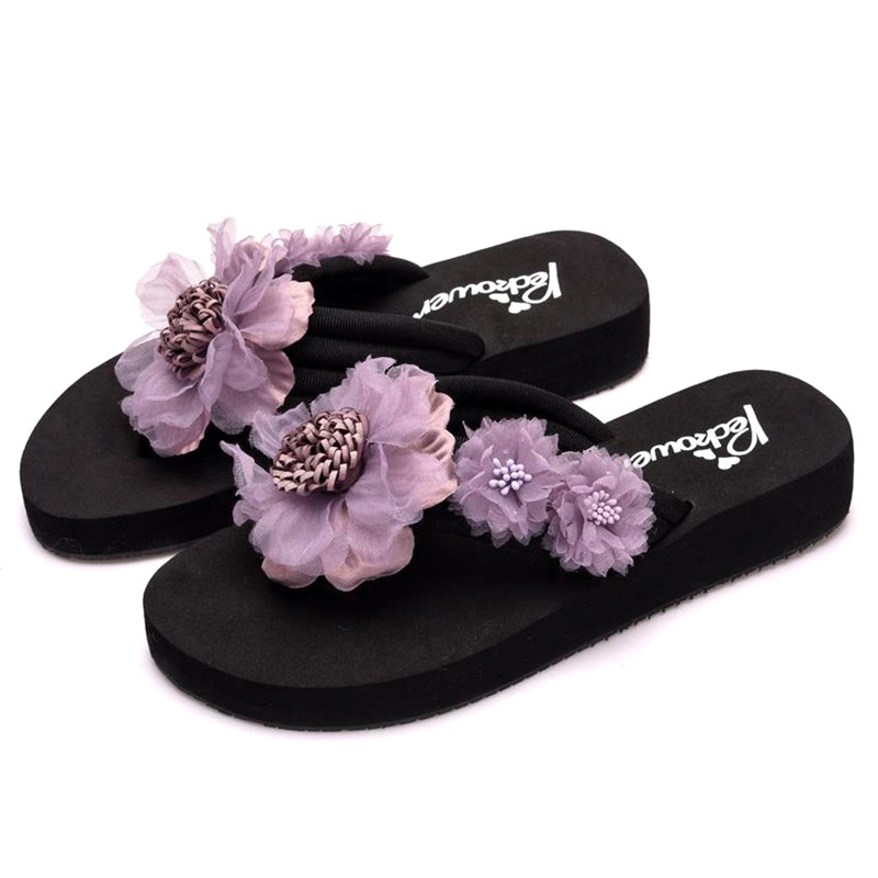 New Sandals and Slippers Women's Summer Wear Fashionable All-match Flip-flops Thick-soled Beach Shoes Sweet Seaside Holiday Sandals for Women