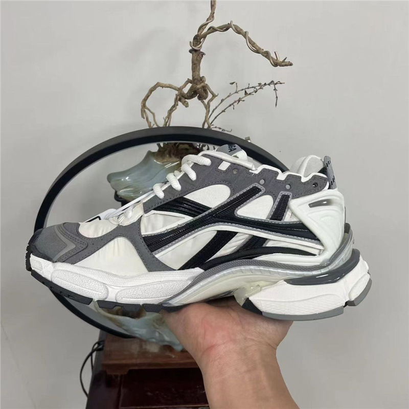 Pure Original Paris Runner 7.5 Generation Dad Shoes for Men and Women New Casual Retro Sports Shoes Thick Sole Couples Versatile
