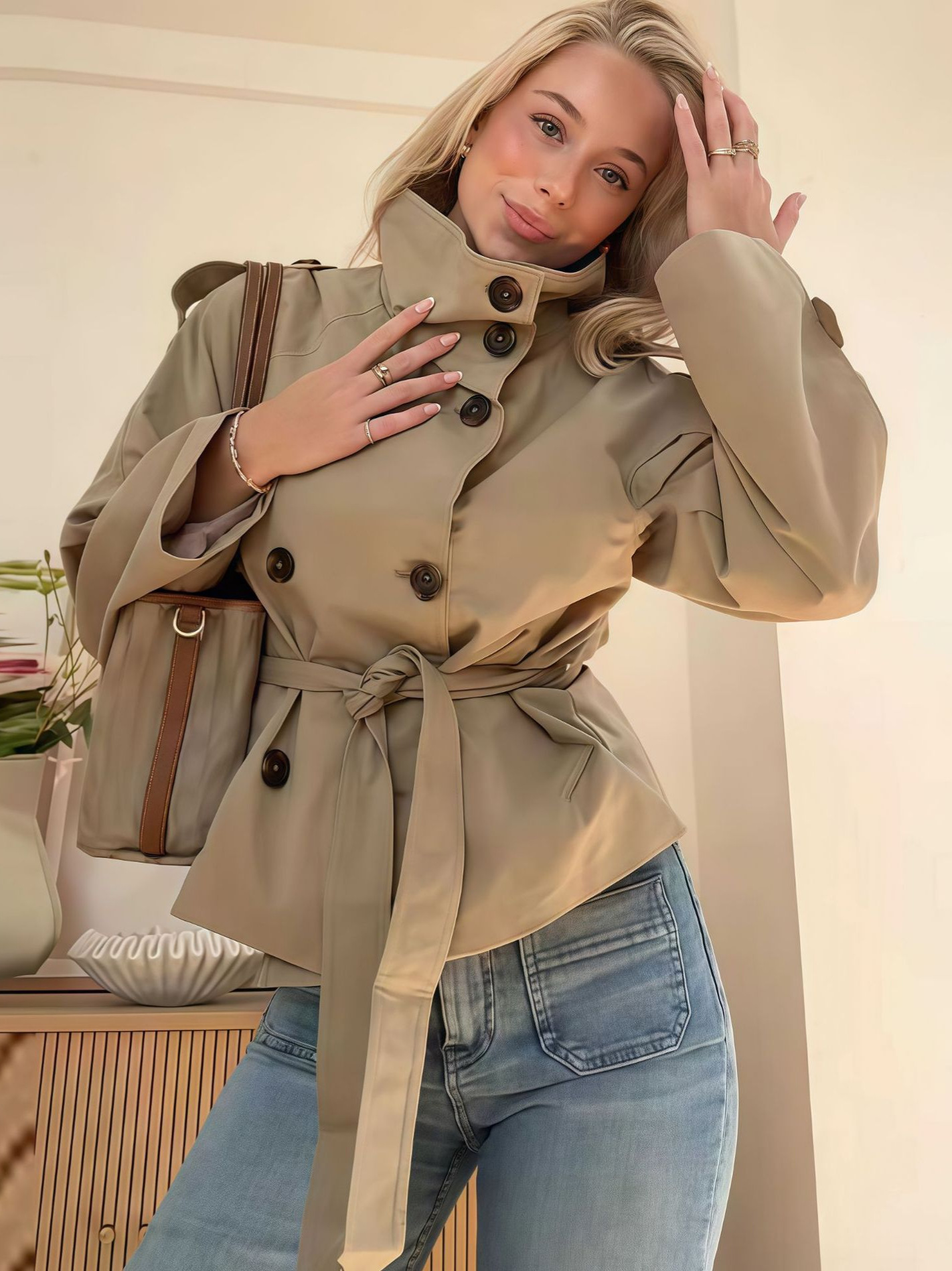 Amazon Aliexpress European and American Cross-Border Stylish Design Stand Collar Lace-Up Double-Breasted Short Trench Coat for Women Foto QC de 1688 na Qualit.ly