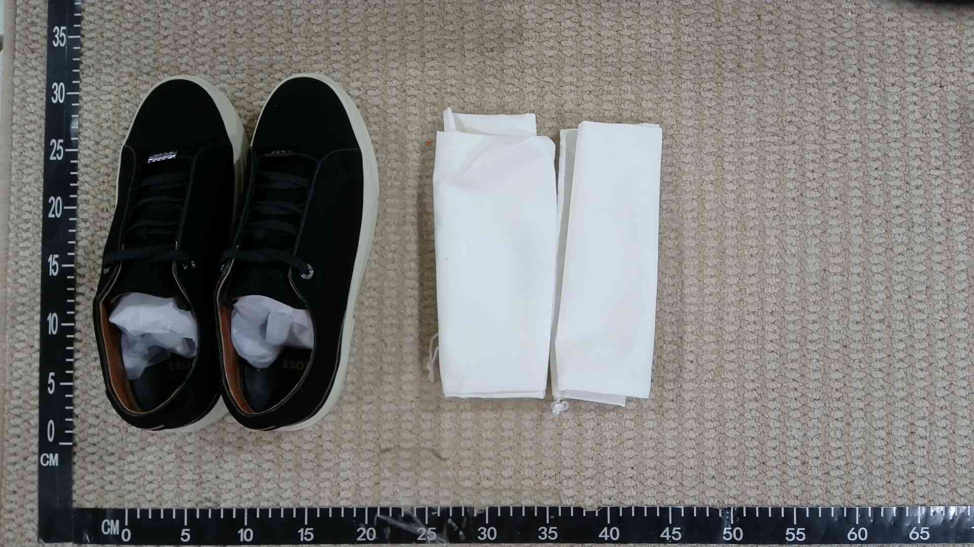 BOSS Men's Black Suede Lace-Up Sneakers — QC-foto 2