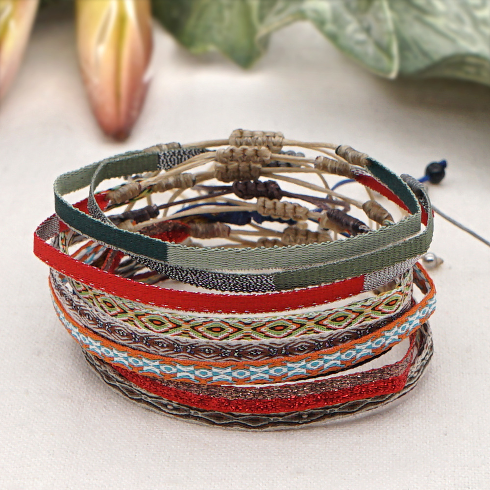 New Artistic Retro Ethnic Style Ribbon Bracelet Hand-woven Geometric Pattern Wrist Band European and American Jewelry foto QC de 1688 en Qualit.ly