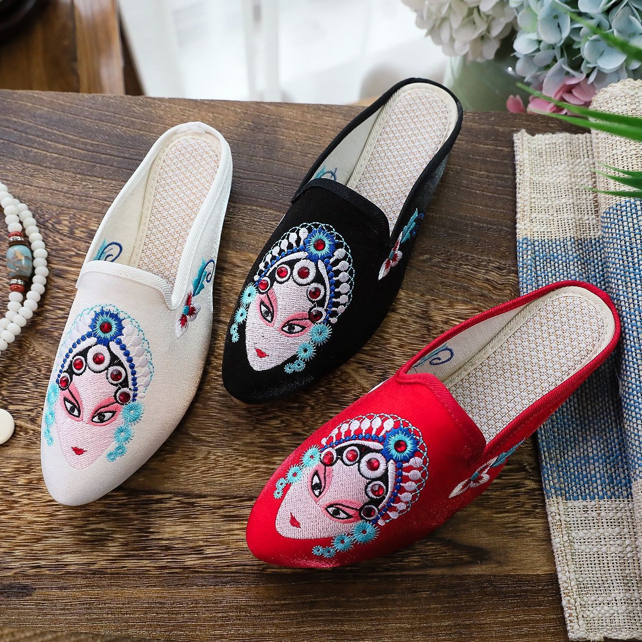Slippers Summer Fabric Slippers Beijing Opera Hua Dan Face Embroidered Pointed Toe Women's Sandals