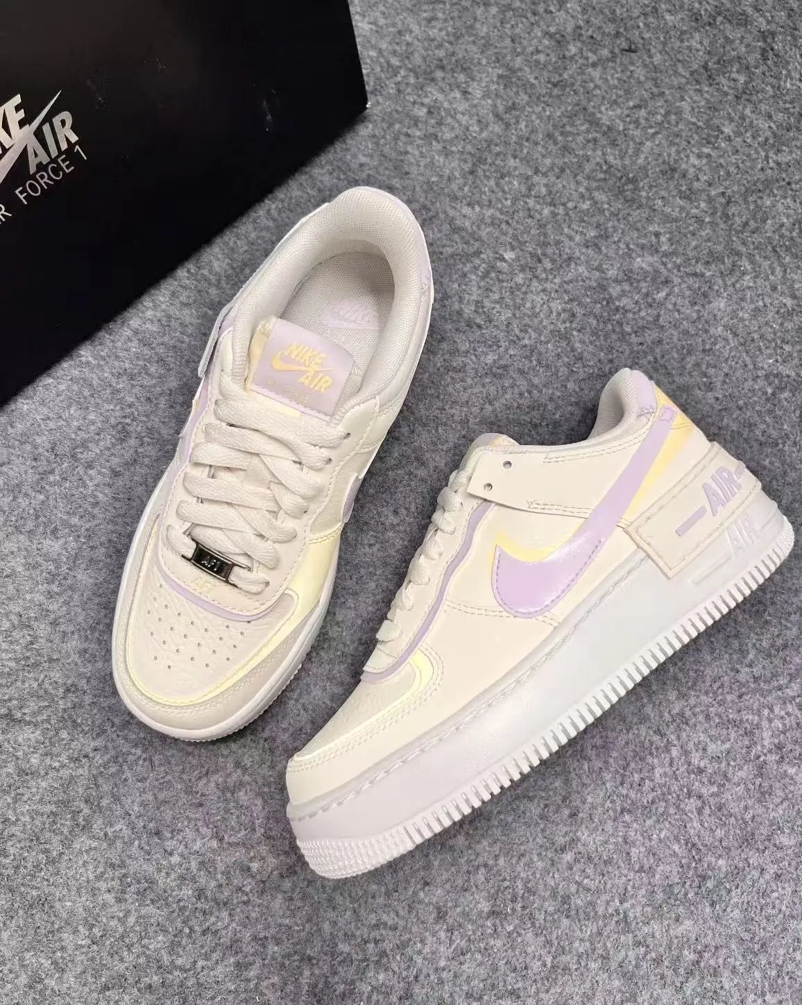 NIKE AIR FORCE 1