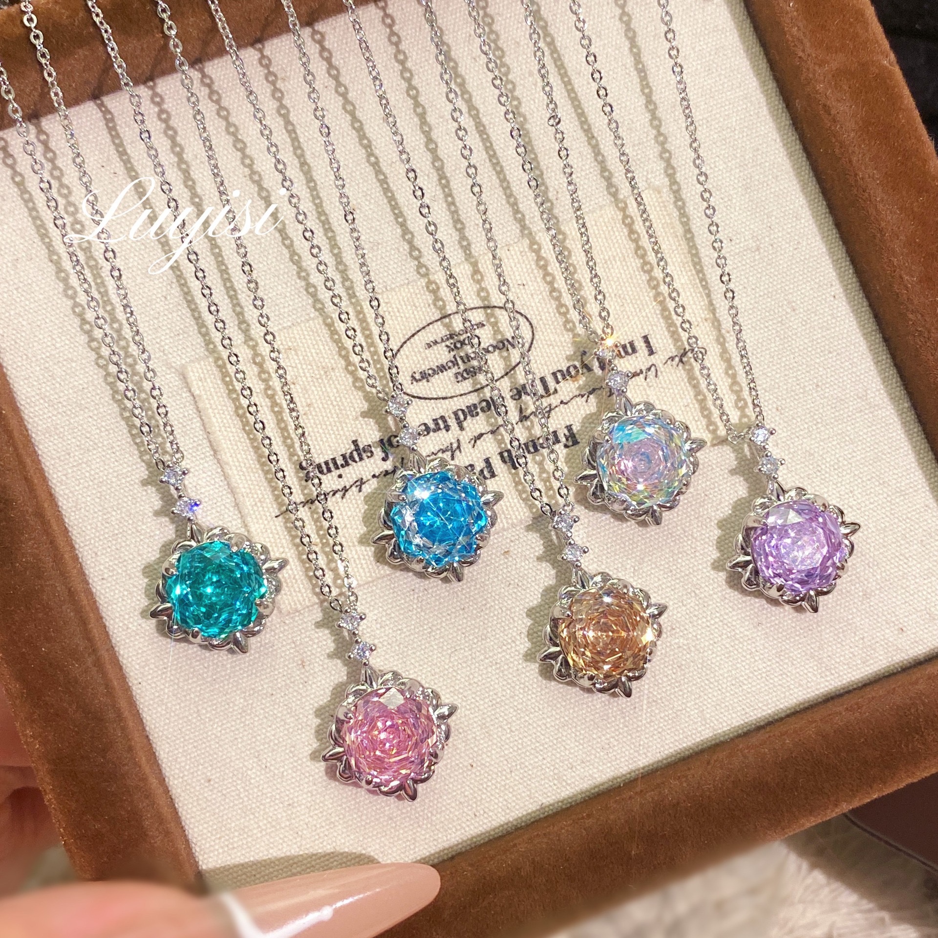 Popular Octagonal Millennium Rose Cut Ocean Blue Pendant Inlaid with High Carbon Diamond Gorgeous Colored Gemstone Necklace Rose Clavicle Chain