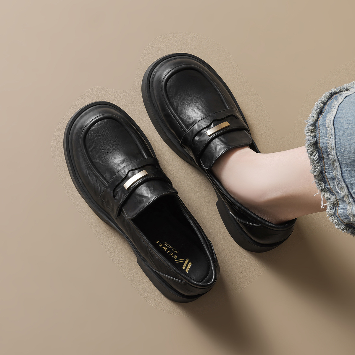 Weiwei Girl 75-101 Thick-Soled Loafers for Women, Spring and Autumn Commuter Shoes, Slip-On British Style Small Leather Shoes