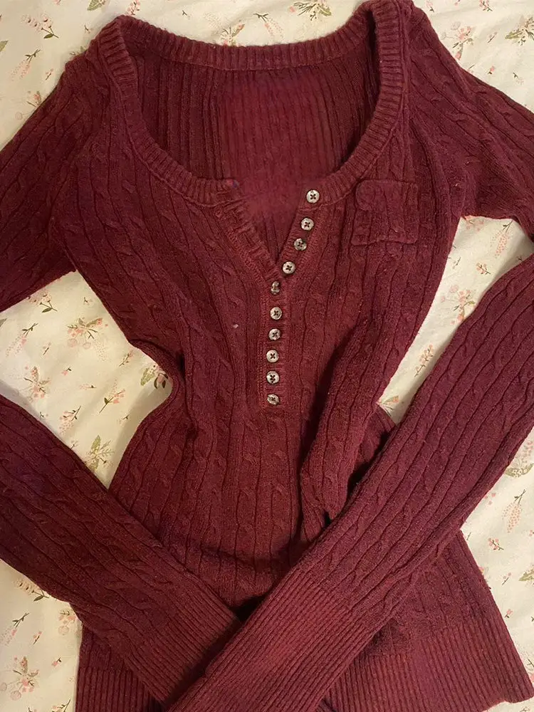 Shallow Moon Micro Yun original vintage red vintage sweater with elegant design, slim fit and slimming, knitted top for autumn