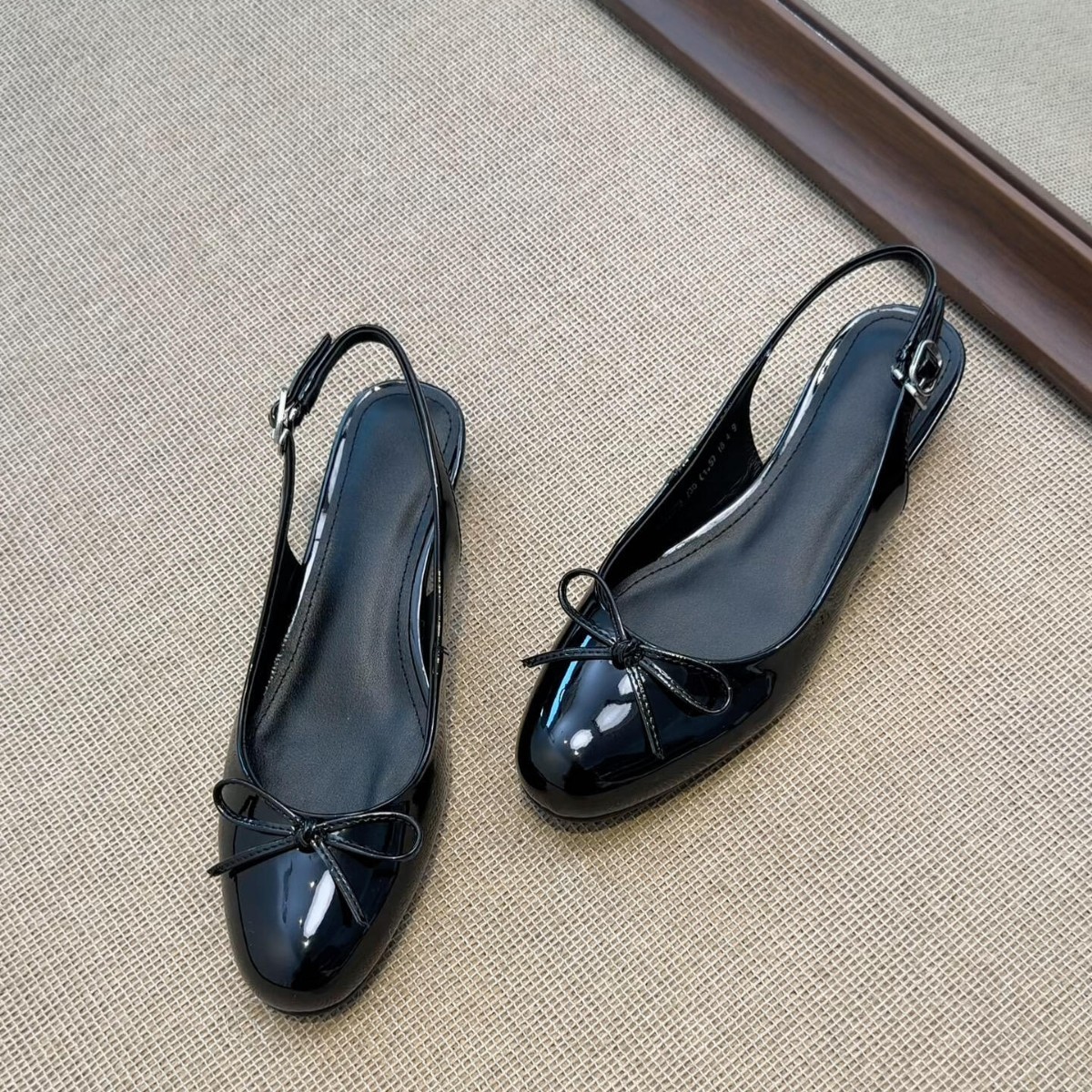 In Stock~French-Style Backless Women's Shoes for Spring and Summer, Simple Patent Leather Round-Toe Commuter Style Black Closed-Toe Sandals 2.5cm