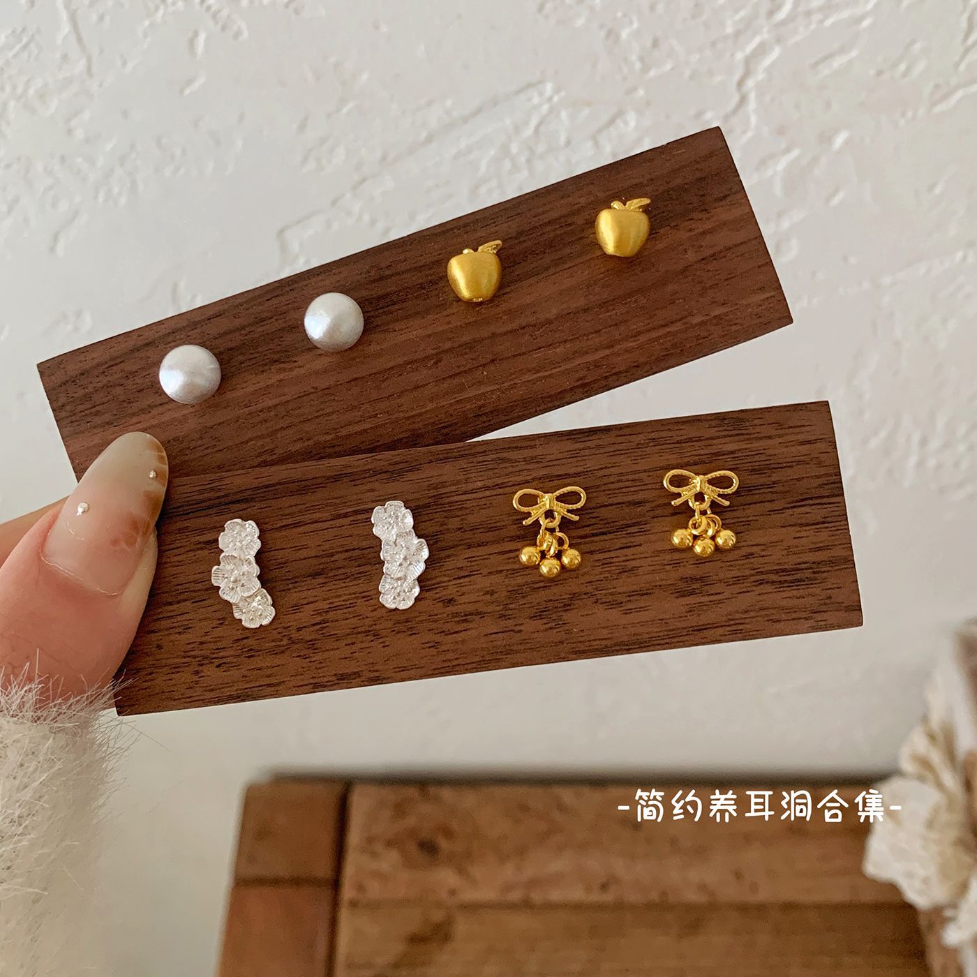 Sand Gold Flower-Shaped Small Daily Ear Studs for Women, Silver Needle Design, Minimalist Korean and Japanese Style Earrings Wholesale