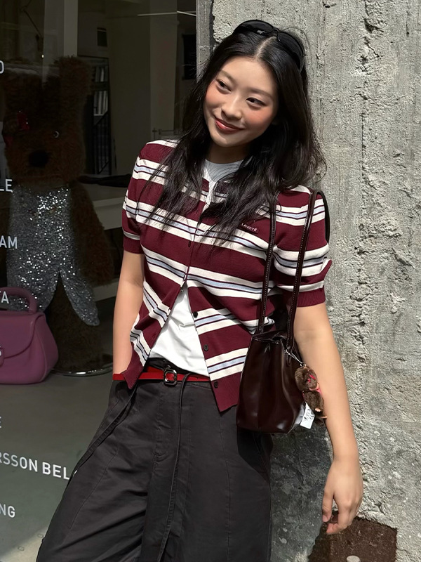 26 Spring New Style Retro College Style Contrasting Stripesd Round Neck Knitted Top Short-Sleeved Cardigan for Work Clothing Women