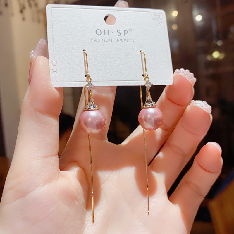 Autumn and winter new temperament fashion super fairy socialite pearl long tassel earwire net red personality light luxury eardrop wholesale