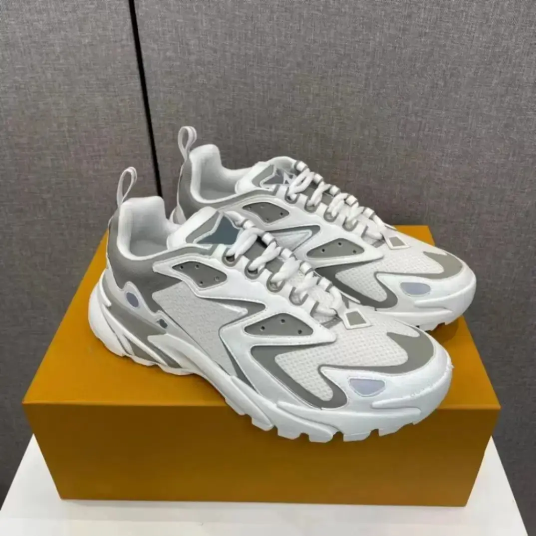 In-Stock 2025 Breathable Women's Sports Shoes with Unique Mesh Color-Blocking Dad Shoes, Trendy Thick-Soled Casual Sneakers for Women