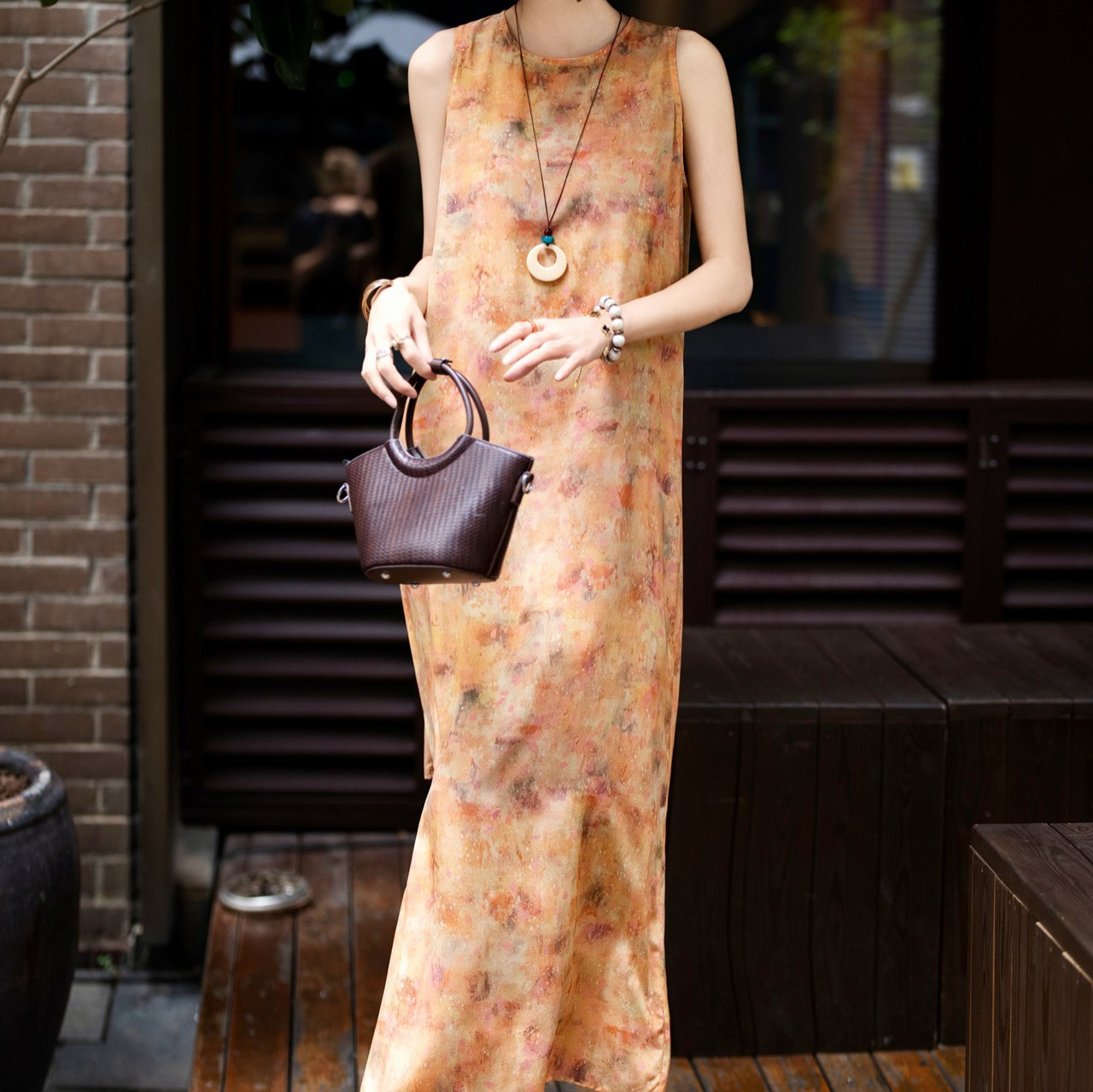 Nanyou 26 Popular Straight-Cut Dress with a Relaxed Feel, Refreshing and Age-Reducing, Sleeveless, Side Slit, Silk Print Dress