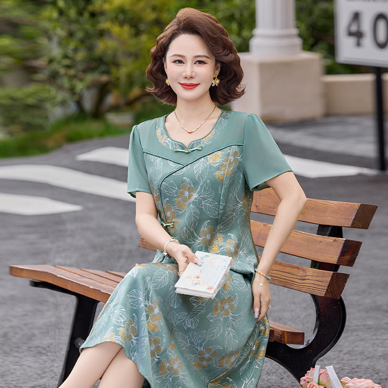 2026 New Model New Chinese-Style Improved Cheongsam Dress for Mothers, Summer Short-Sleeve Printed Dress, Elegant Middle-Aged and Elderly Women's Clothing