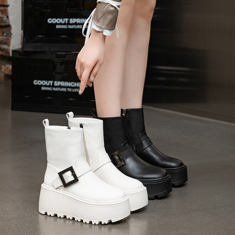 Thick-Soled Leather Boots 2026 Autumn and Winter New Style Martin Boots for Women with Belt Buckle, Solid Color Short Boots, Simple Height-Increasing Women's Boots