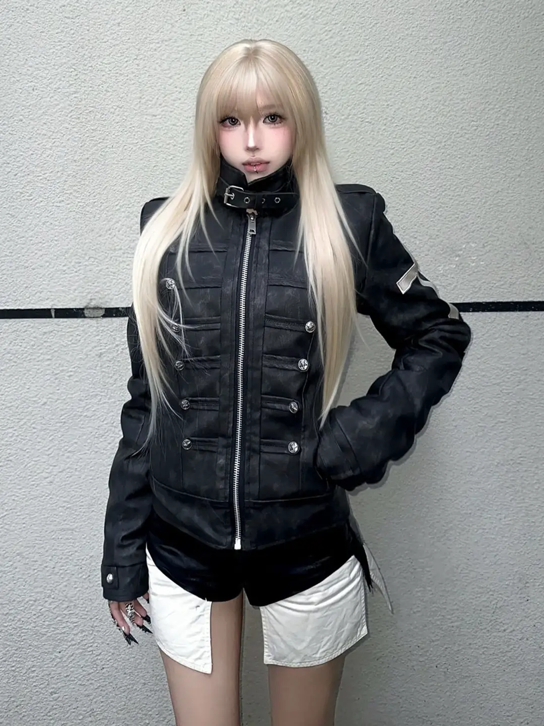 Subculture Palace-Style Shoulder-Padded Jacket for Women, Winter Thickened Quilted Cross-Pattern Slim-Fit Leather Jacket, Visual Style Trend