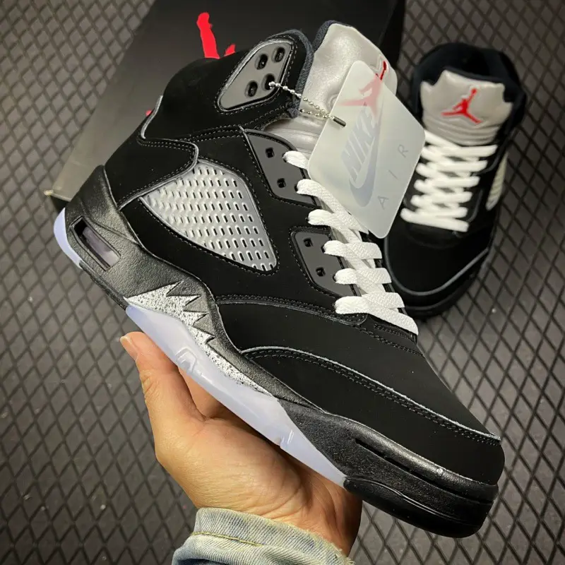 2025 new color AJ5 black and white flowing maple foreign trade practical high top retro versatile men's and women's sports basketball shoes 3D standing