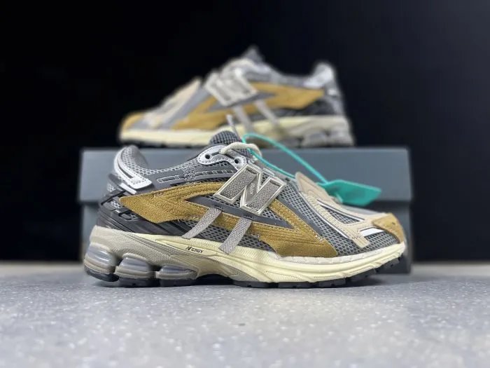 New Balance 1906R