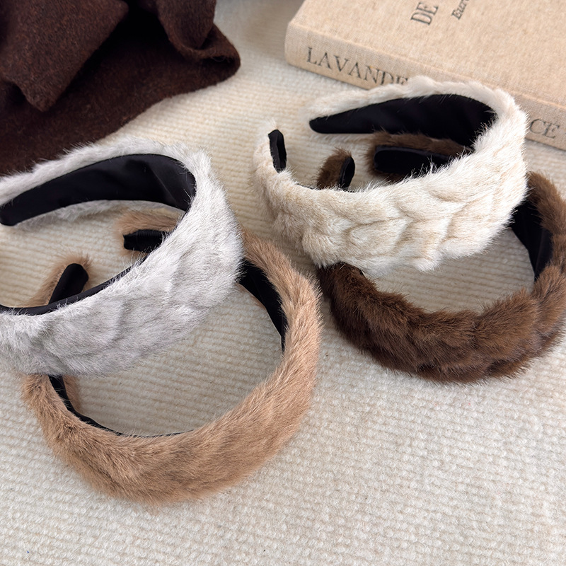 Autumn and Winter Versatile Commuting New Solid Color Plush Headband Fashionable Versatile Hairpin Hair Accessory for Women