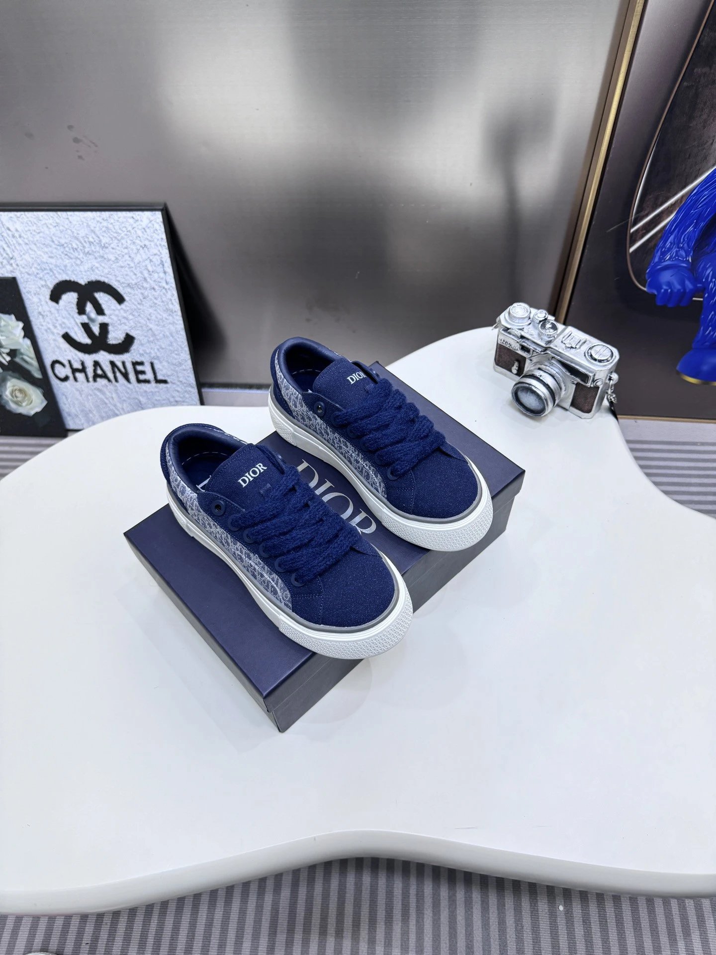 [SF Express is free of postage for seven days without reason] In stock Dior B33 sneakers, couples 'navy blue and cream white three-dimensional embroidery Oblique printed casual shoes, couples' low-cut skate shoes, D-home B33 men's shoes, fashion brand small white shoes, high-end men and women's casual skate shoes, Dior skate shoes, Dior small white shoes,