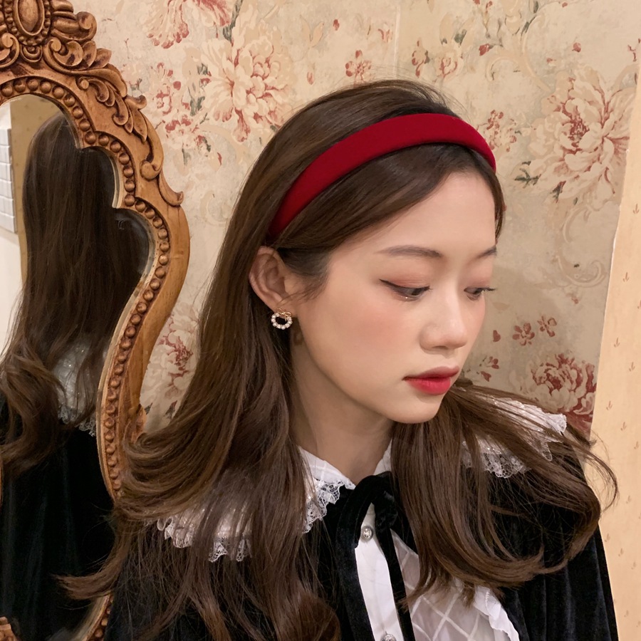 Vintage velvet headband for women South Korea all-match out headband French hair band Internet celebrity face wash black wide hairpin