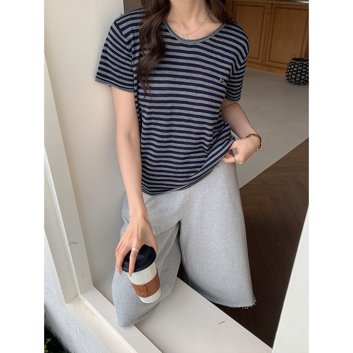 Thin Tencel Knit Shirt for Women, Short-Sleeved, Loose and Soft, Skin-Friendly, Gentle Summer Style, Versatile Base Shirt Zez