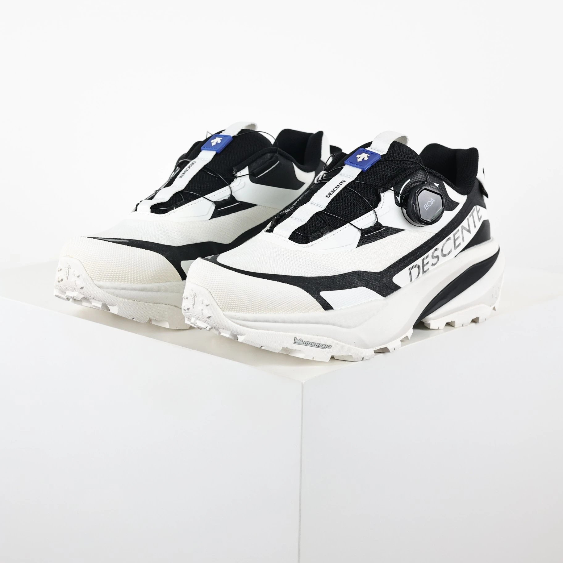 G440360 [original company-level SNOW TREKLITE BOA Michelin sole outdoor shoes a pedal low-top urban commuter casual shoes for men and women with white and black] large factories produce one-to-one development of correct insoles hot all-net single products without shoelace sock cover design, wear