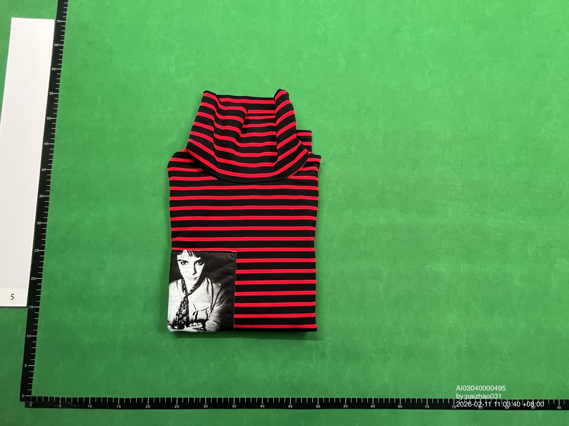 Raf Autumn and Winter Patchwork High-Neck Base Shirt, Same Style as Simon's G-Dragon, Loose Fit, Striped Long-Sleeve T-Shirt for Men — QC-foto 2