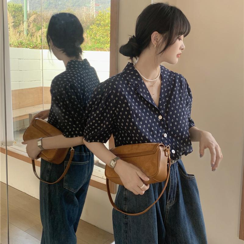 French-Style Vintage High-End Elegant Short-Sleeve V-Neck Puff Sleeve Unique Floral Shirt Top for Women Trendy Clothing