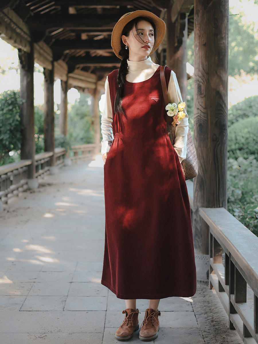 Literary Women's Clothing 2025 Autumn and Winter New Corduroy Sleeveless Dress Round Neck Waist Temperament Women's Long Skirt Wholesale