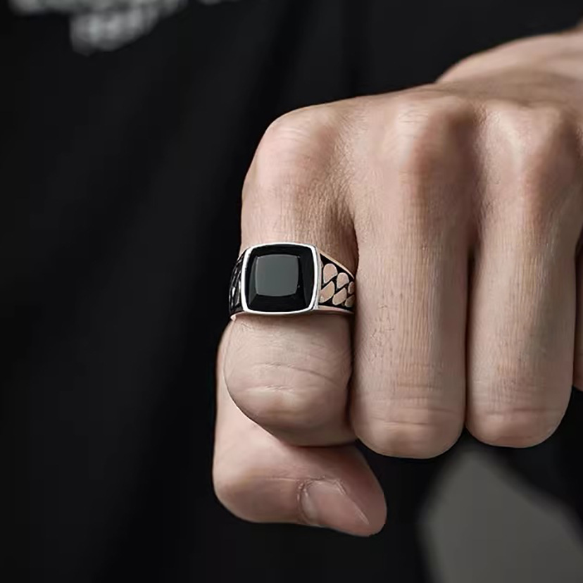 Cross-border Imitation Black Onyx Ring Men's Cuban Chain Personalized Design Open Tail Ring Finger Ring All-match High-end Sense