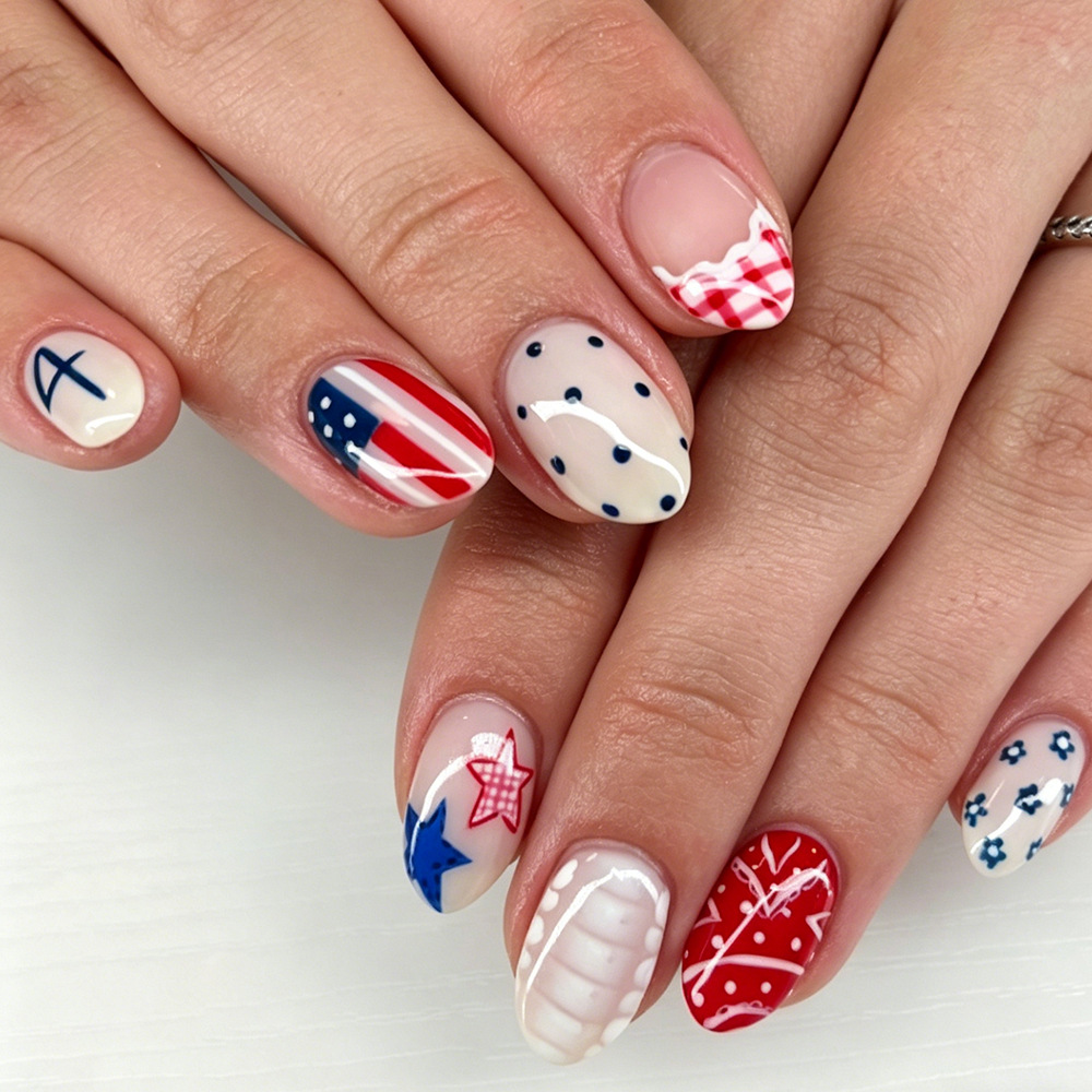 Independence Day Short Oval Press-On Nails with Stars, Polka Dots, Flowers, French Elements, Simple Detachable 24-Piece Fake Nails
