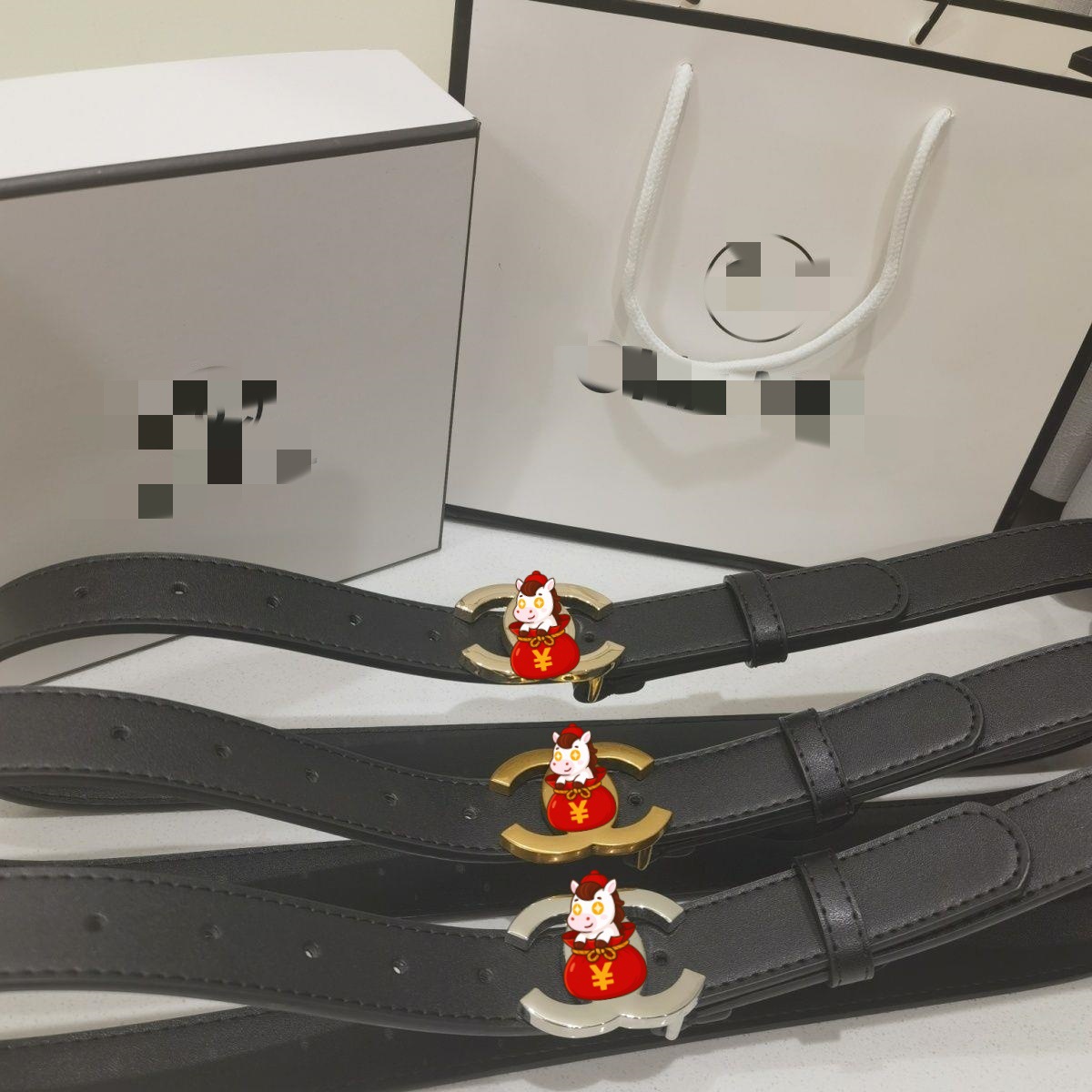 New Chanel-Style 3.0 Wide Black High-End Belt with Simple Three-Color Letter Design, Trendy and Fashionable Leather Belt Foto QC de 1688 na Qualit.ly