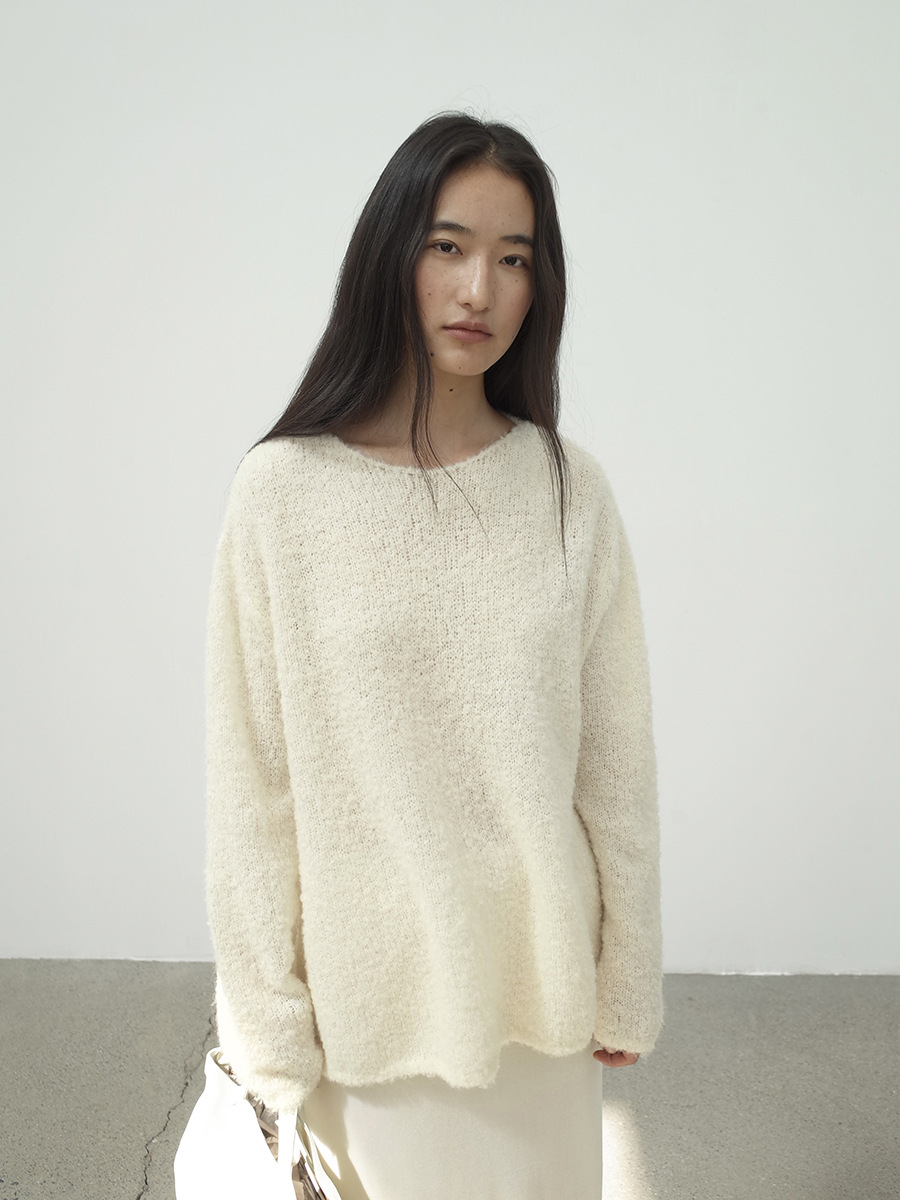 Love and Nancy Minimalist Winter Korean Style Round Neck Warm Versatile Atmosphere Mohair Sweater for Women 03486