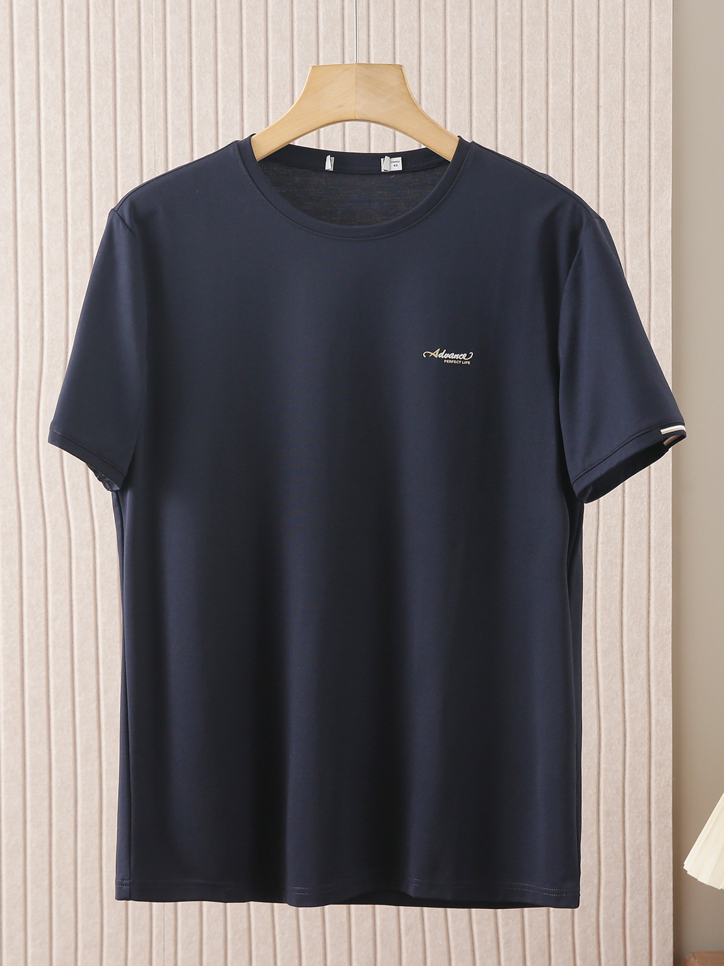 Men's Round Neck Short-Sleeve T-Shirt, Summer Breathable Thin Style, Embroidered, Slightly Stretchy, Casual Versatile T-Shirt 2Y151