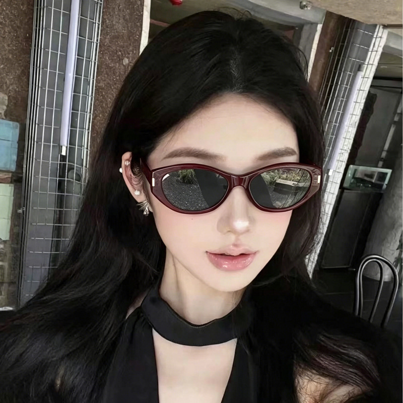 New Retro Small-Frame Cat-Eye Sunglasses for Women, High-End Fashion Sunshade Glasses, Anti-Uv Sunglasses for Men, Wholesale