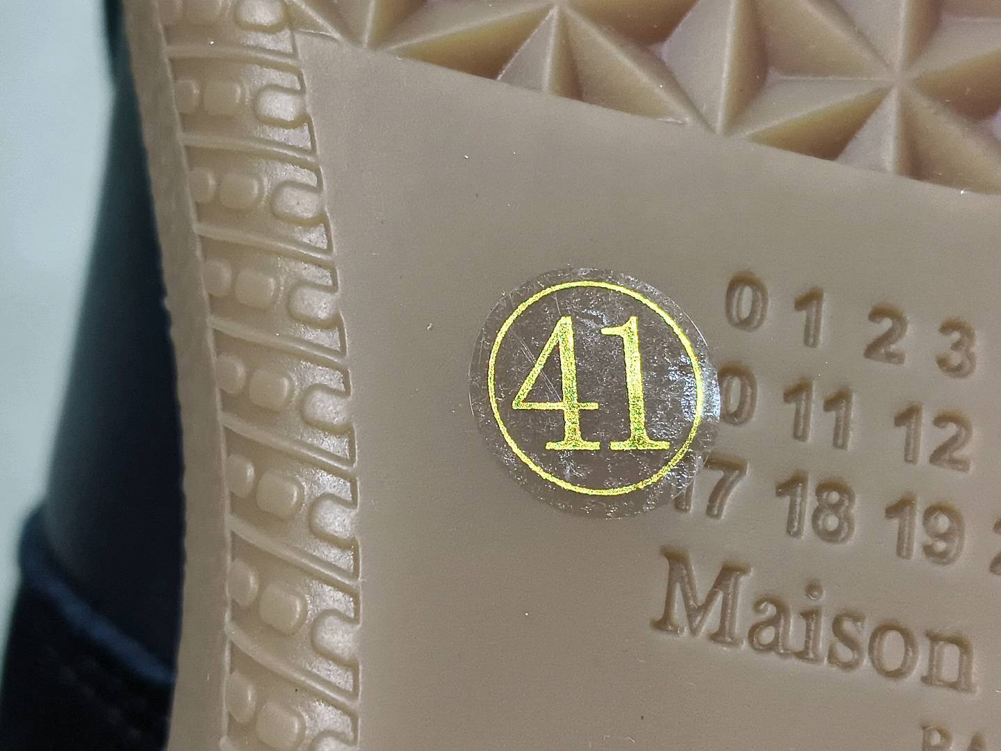 Maison Margiela Replica Black QC