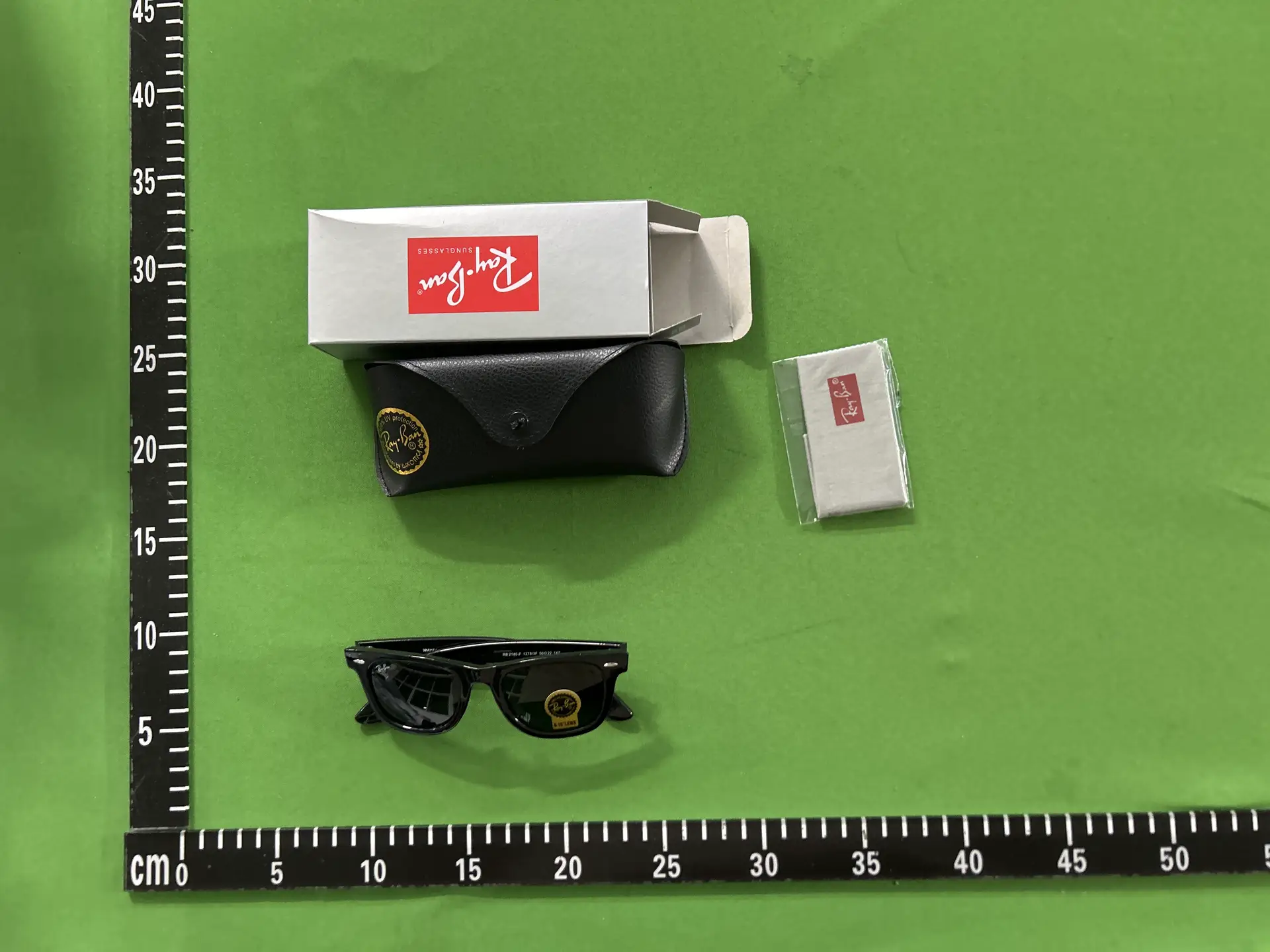 Ray-Ban Wayfarer Sunglasses Black
