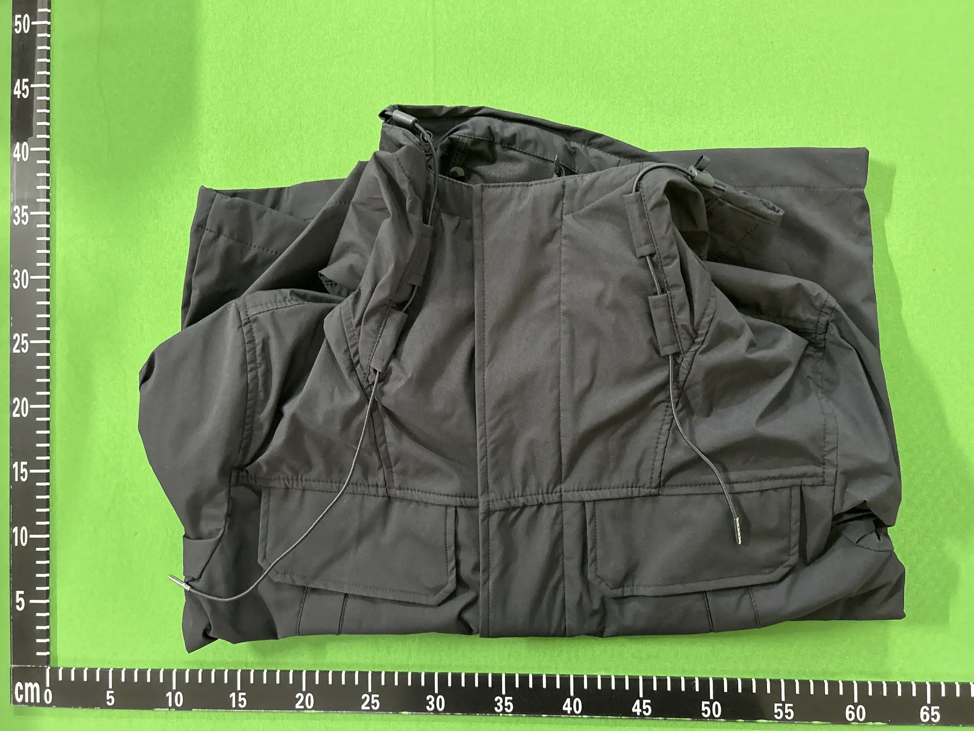 Two-Tone Hooded Jacket with Large Flap Pocket and Sunglasses on the Brim 11120539