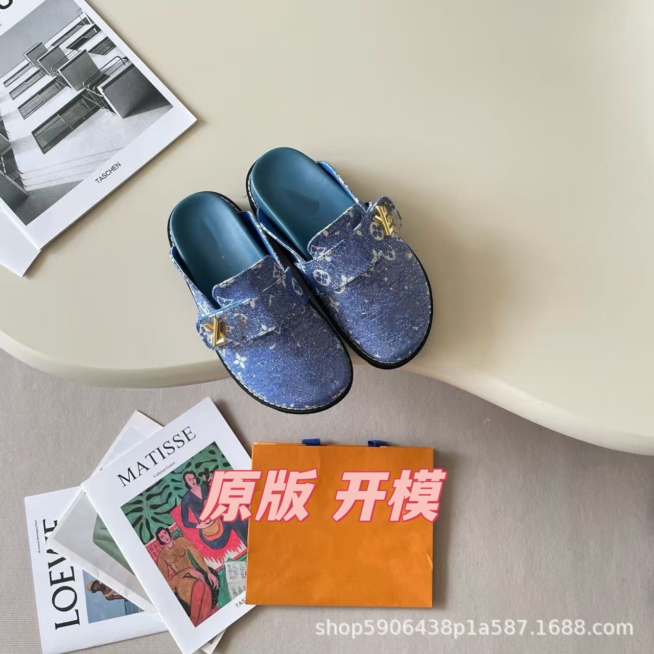 The Manufacturer Has Ready Stock of Foreign Trade Couple-Style Dior Slippers with Classic Monogram Letters, Flat-Soled Slip-On Clogs Foto QC de 1688 na Qualit.ly