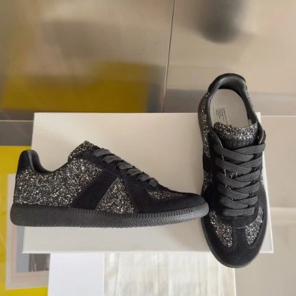 German training shoes, couple’s color-block versatile thick-soled sneakers, height-increasing casual sports Cortez-style shoes, for export.