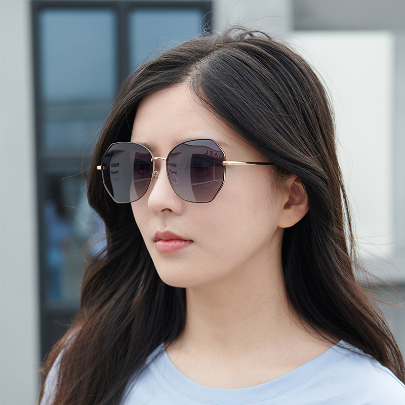 New Street Photographic Women's Fashion Sunglasses Trendy Polarized Glasses Big Frame Round Face Driving Sunglasses Women's Round Frame 8063