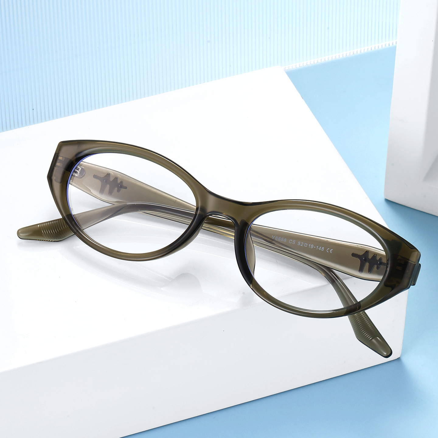 New Tr Anti-Blue Light Glasses 52 Cat-Eye Frame for Square and Round Faces, Exquisite and High-End Look, Plain Glasses 6656, Can Be Fitted with Lenses