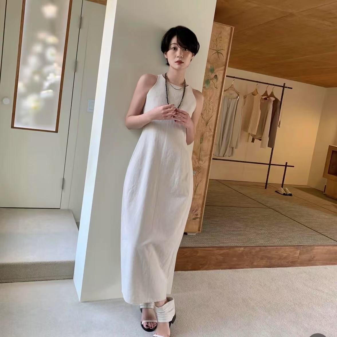 Now NG South Korea East Gate Designer Moia Simple Sleeveless dress